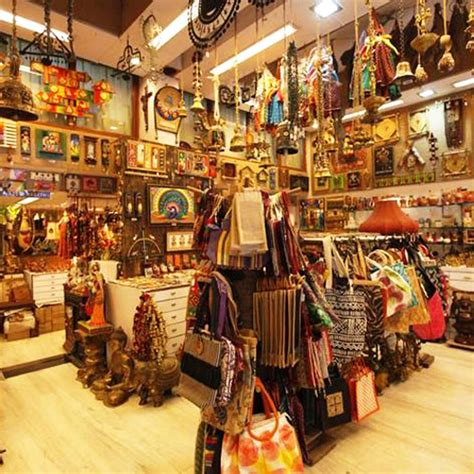 souvenir gift shop near me